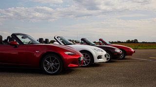 ¡Felices 35 años, Mazda MX-5! •